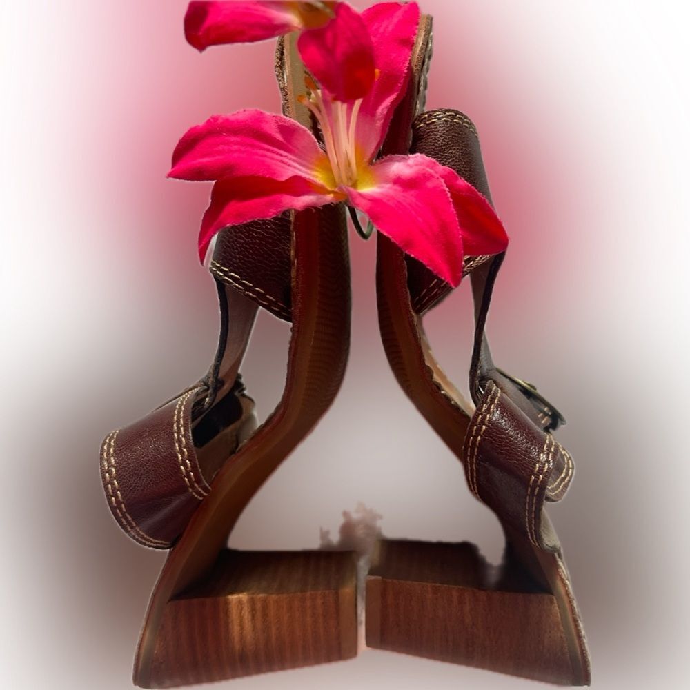 Nicole “Serene” leather wedges!